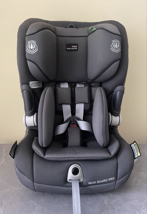 Дитяче автокрісло Britax (Safe n Sound Maxi Guard Pro)