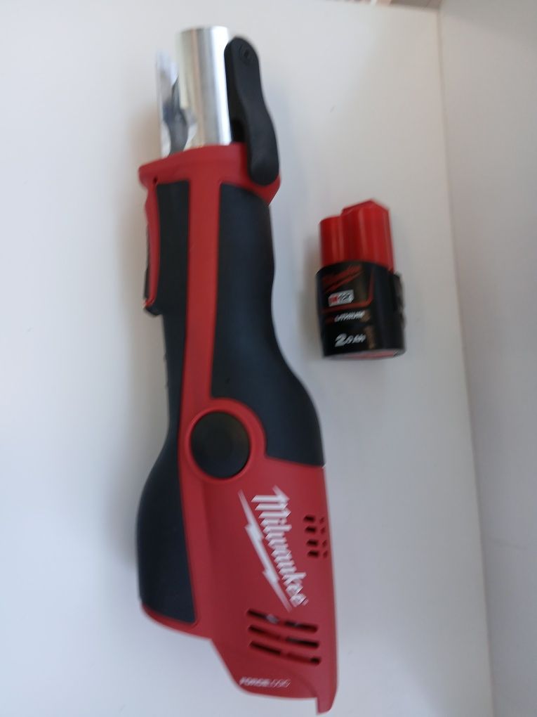 Milwaukee  M12 HPT zaciskarka do rur.