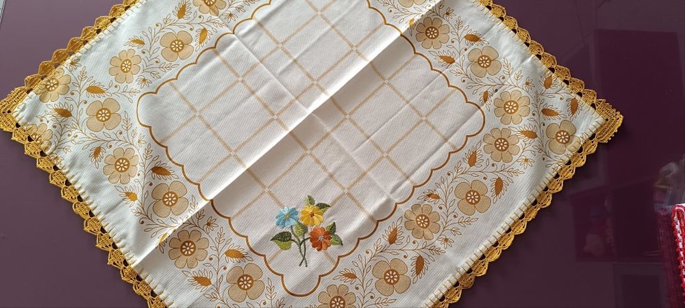 Toalha decorativa bordada crochê flores