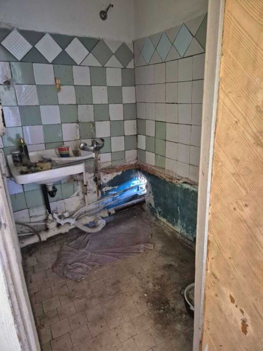 2х-кімнатна в центрі під ремонт.