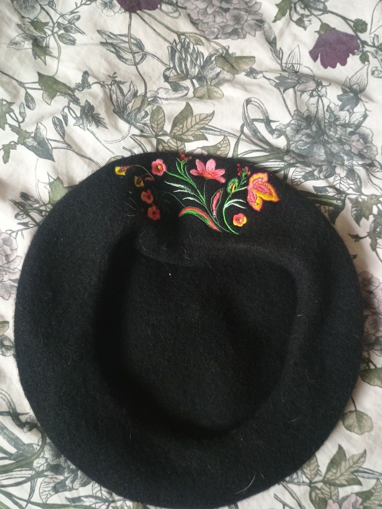 Beret młodzieżowy