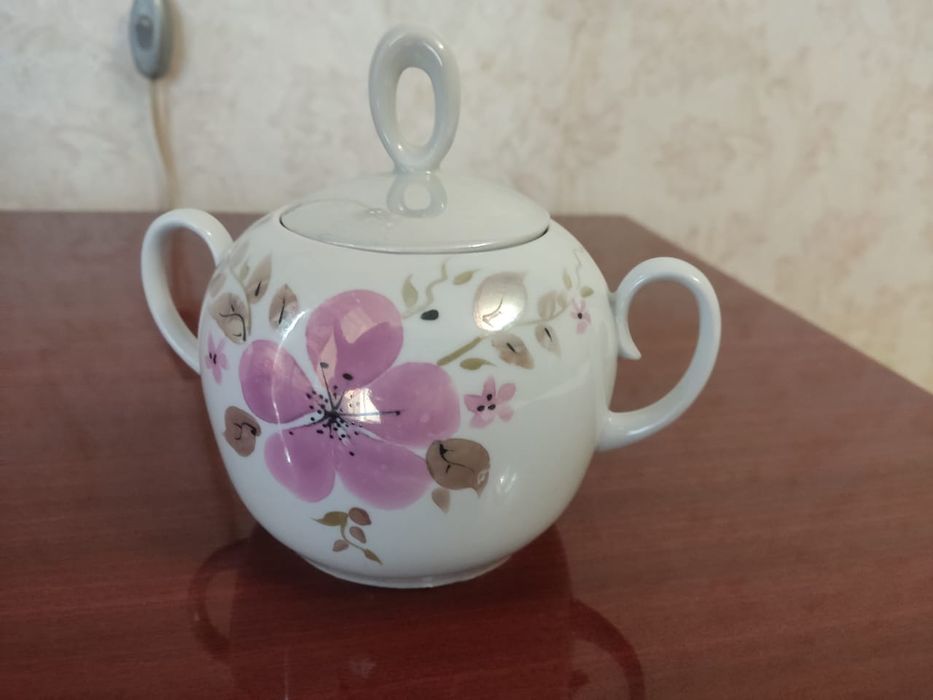 Сахарница фаянс.