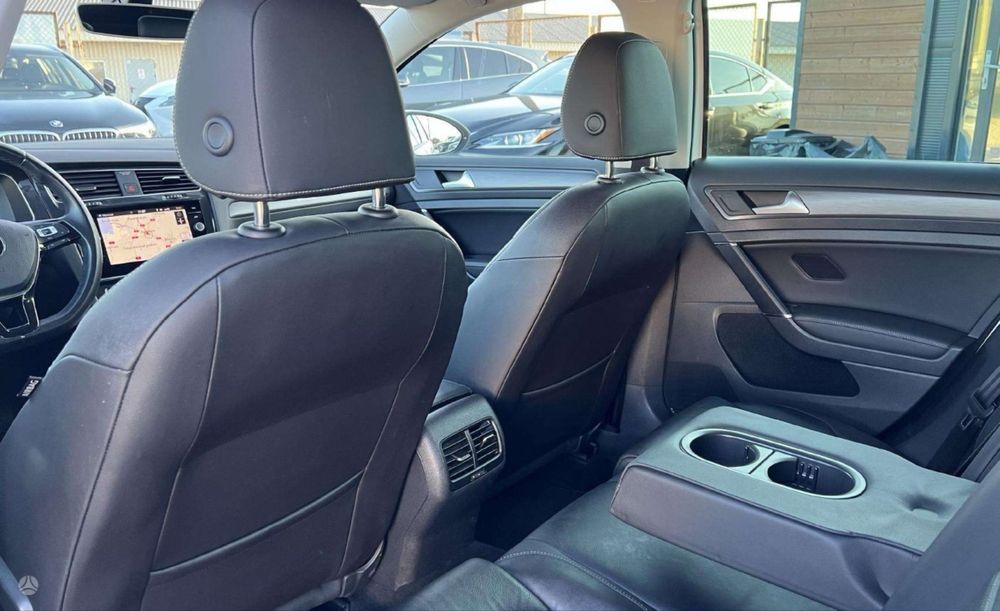 Оренда електромобіля VW e-golf 36квт