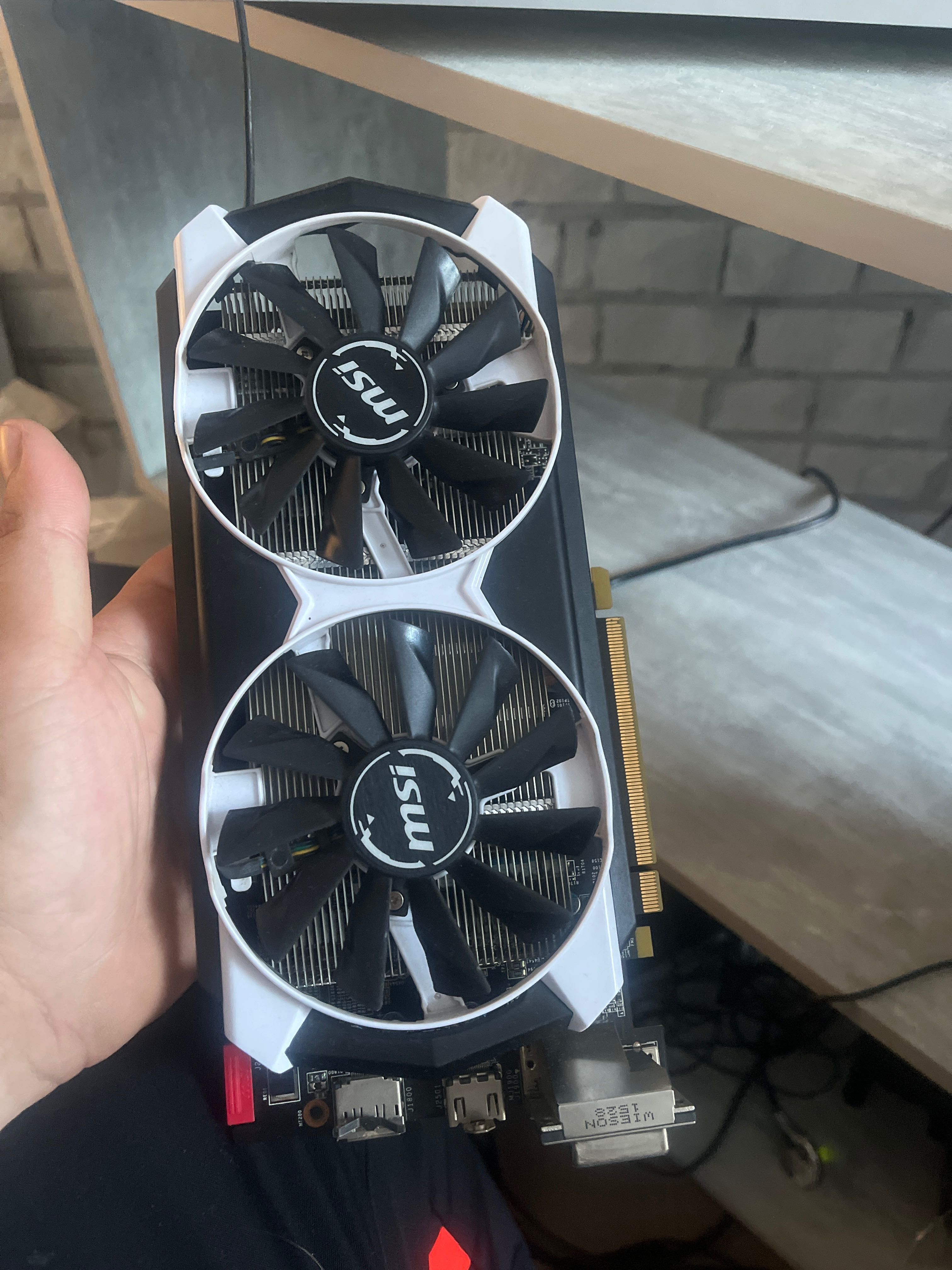 Компʼютерна відеокарта msi