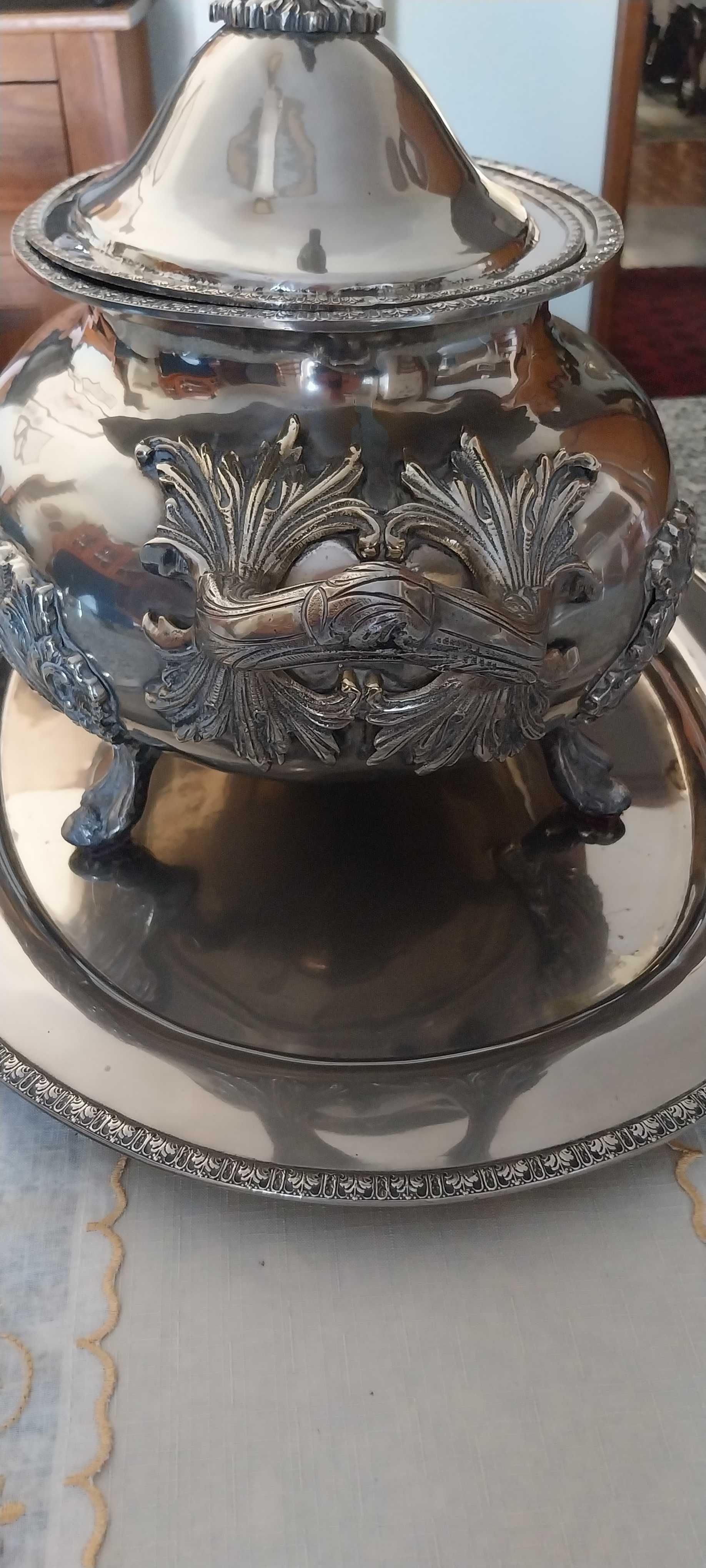 Terrina com prato em estanho
