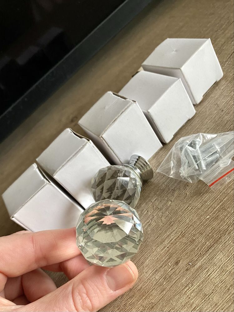 Diamentowe szklane uchwyty do mebli