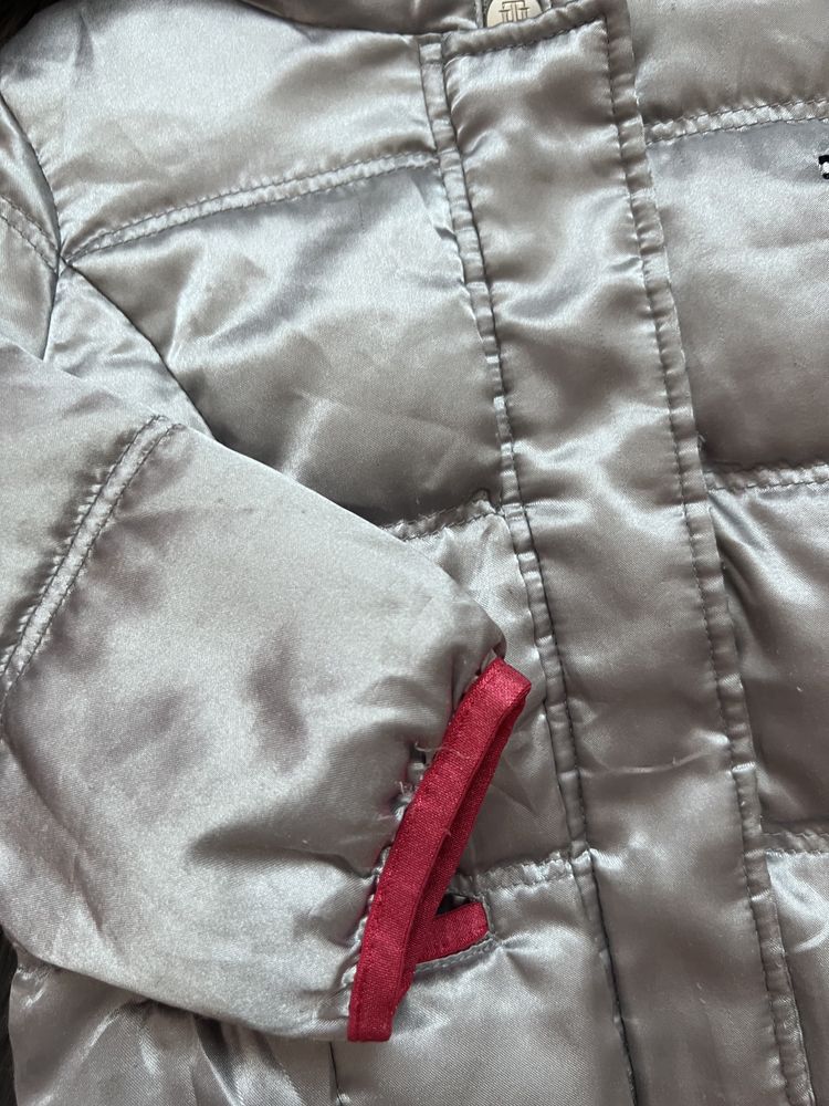 Tommy Hilfiger kurtka kurteczka srebrna ocieplana kaptur futerko 18 mi