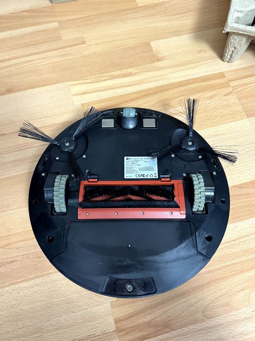 Миючий робот пилосос Lefant m571