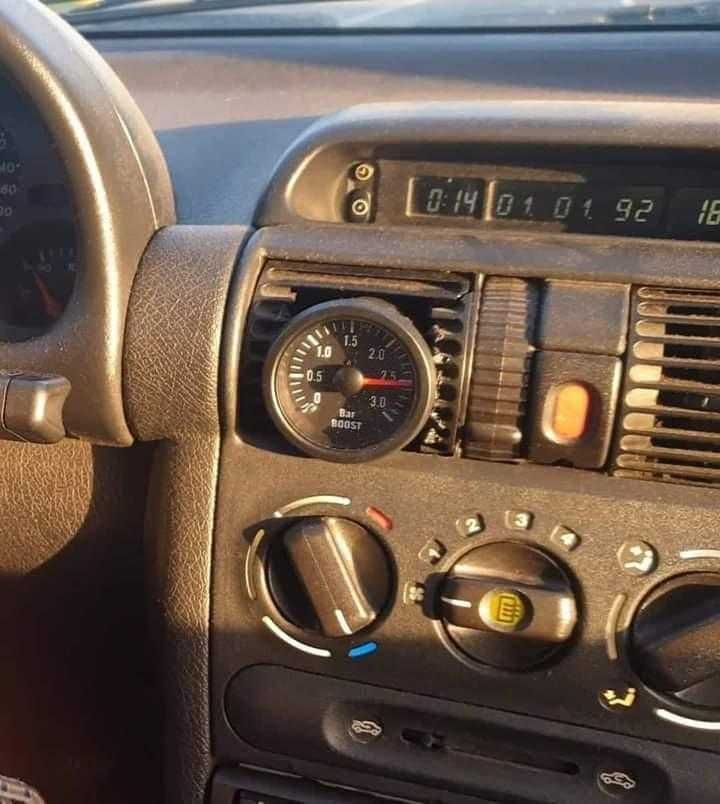 VENDO Corsa b 1.7 td