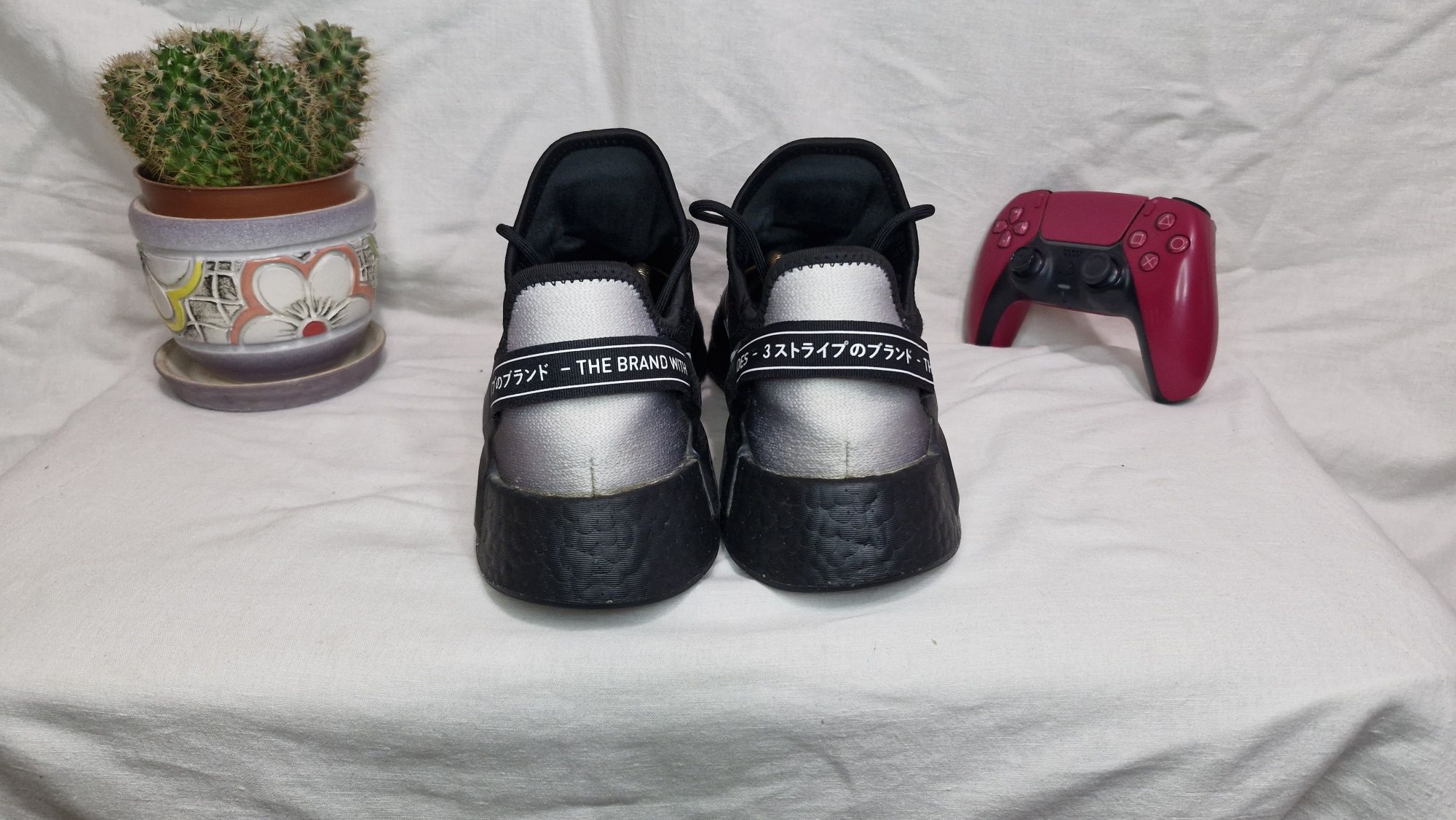 Кросівки Adidas NMD R1 V2.Розмір 45