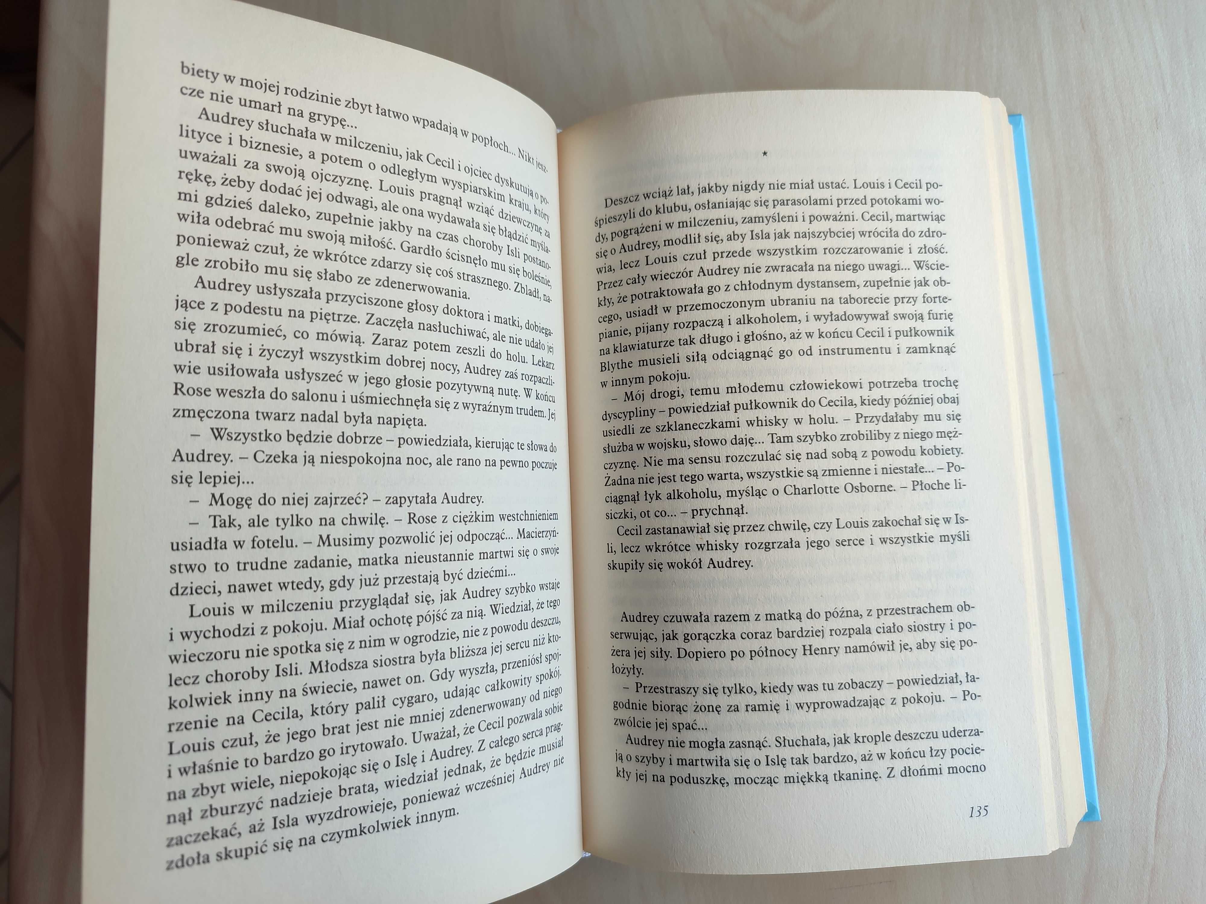 Sonata o niezapominajce – Santa Montefiore – powieść