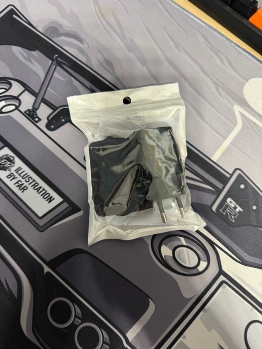 Sprzedam ładowarkę + kabel (USB-C) – NOWE