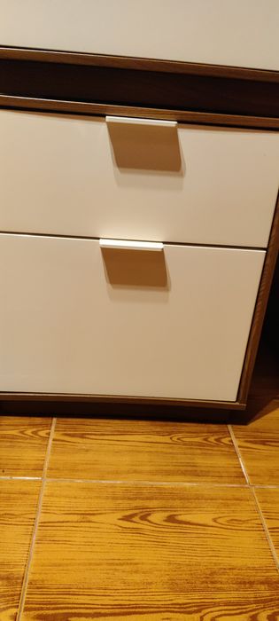 Mesinhas de cabeceira + Cómoda + Guarda-Roupa