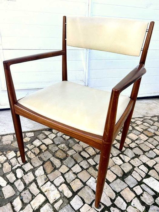Cadeirão olaio vintage + 57comp x 51prof x 81,5alt.