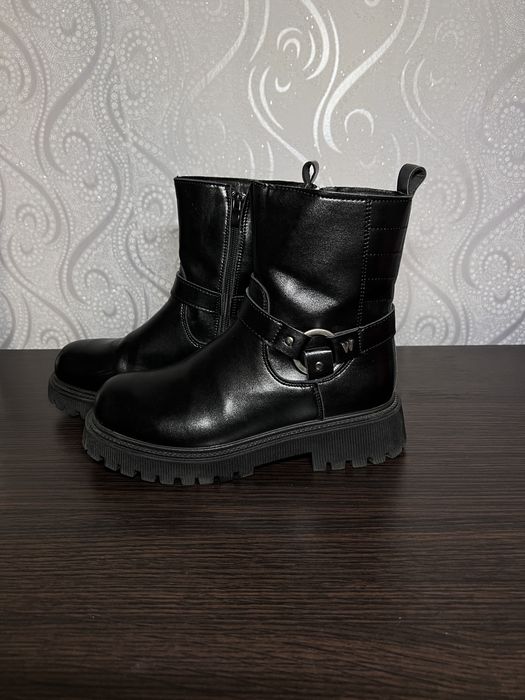 Осіні сапожки як нові розмір 38