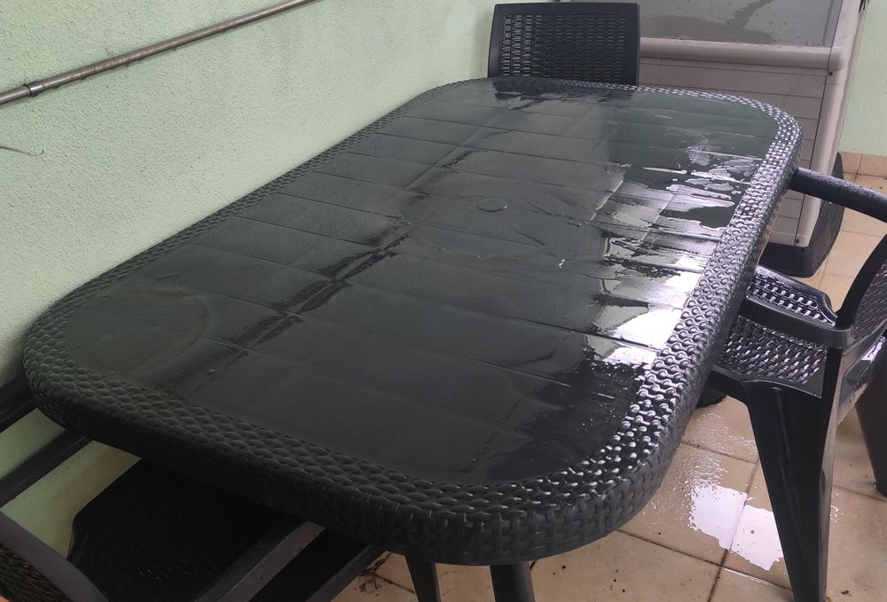 Mesa de jardim com 4 cadeiras
