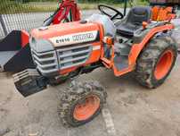 Trator Kubota 4x4 com matrícula