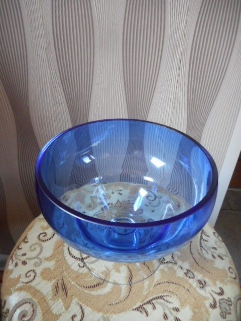 Kielich waza szklana niebieska na nóżce szkło barwione kolorowe miska