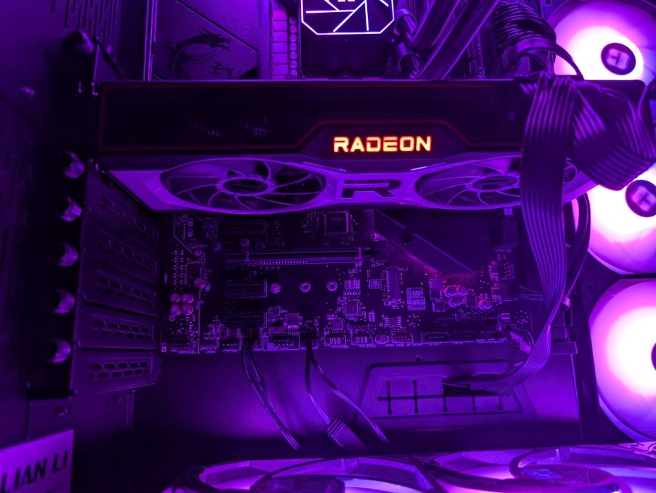 Troco/Vendo Radeon RX 6700 XT 12gb impecável !