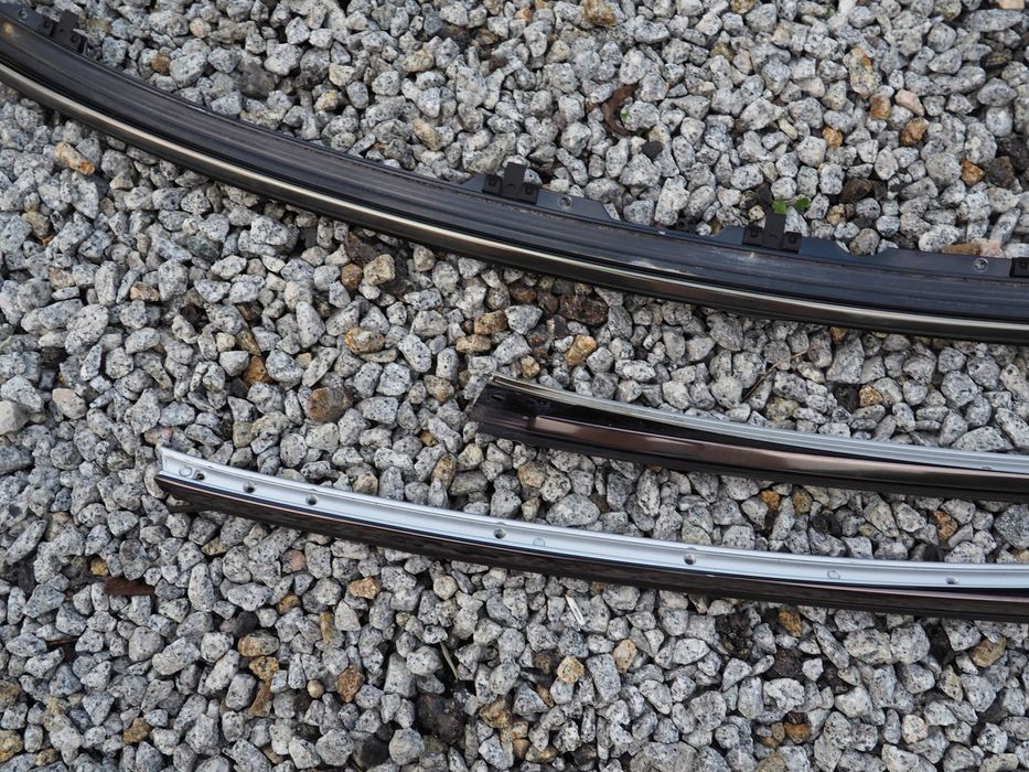 Listwy szyby przedniej mercedes R129 SL