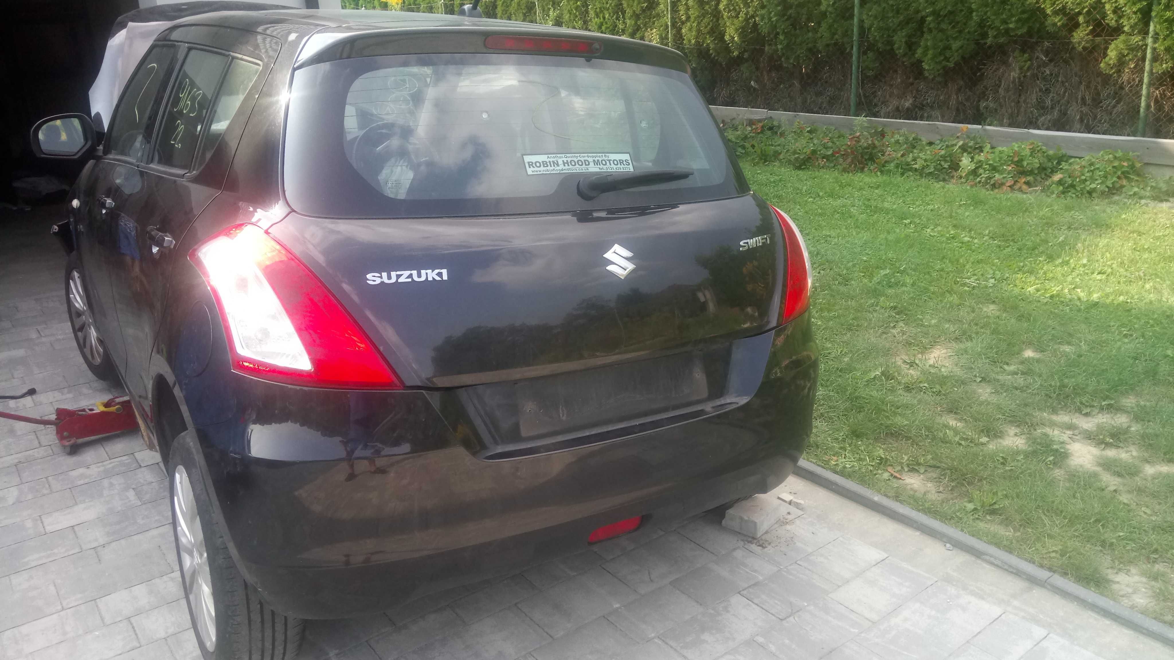 Części Suzuki swift MK 7 plastiki wnętrze drzwi  polecam