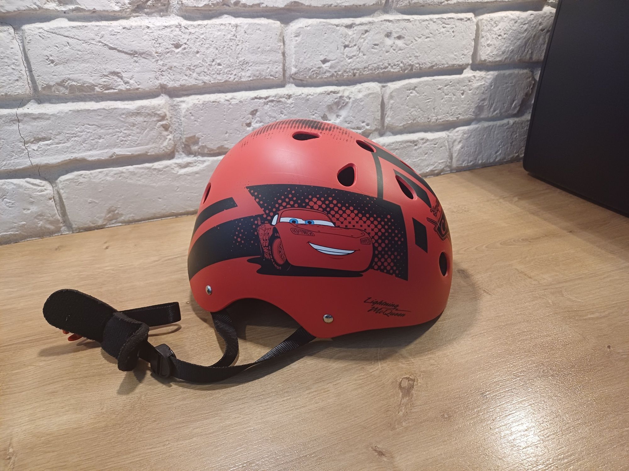 Kask rowerowy Cars