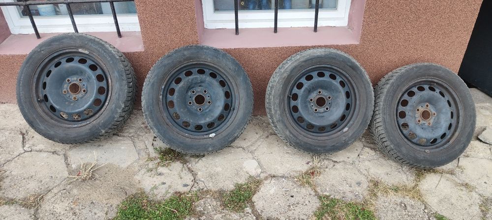 4 felgi 16 5x112 z oponami 205)55,/r16 zimówki nokian.Audi ,VW , Skoda