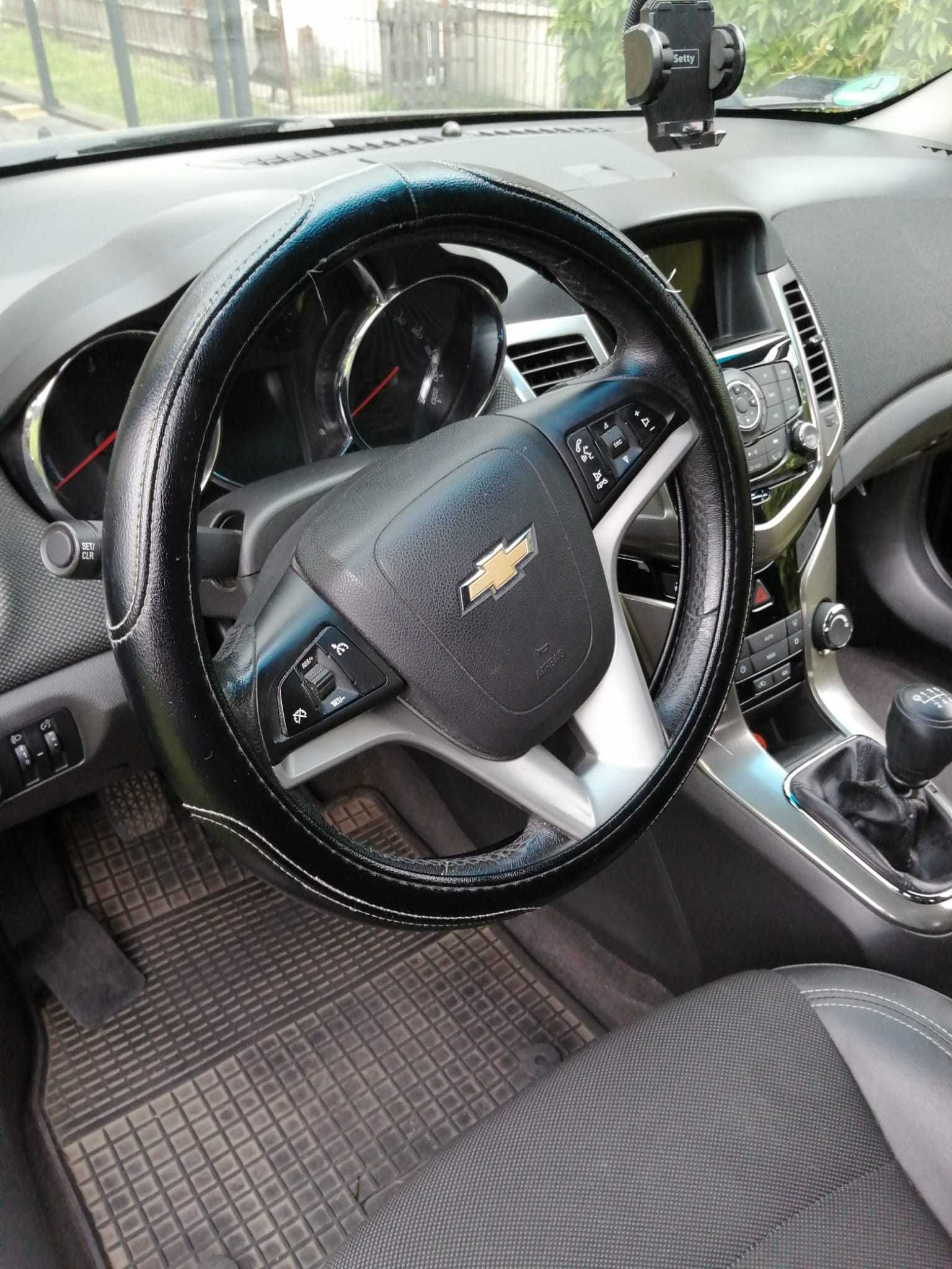 Chevrolet Cruze kombi w super stanie.
