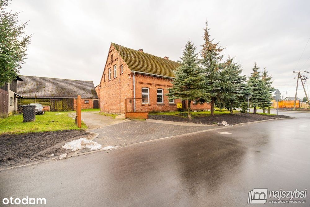 Stare Czarnowo- dom z czerwonej cegły