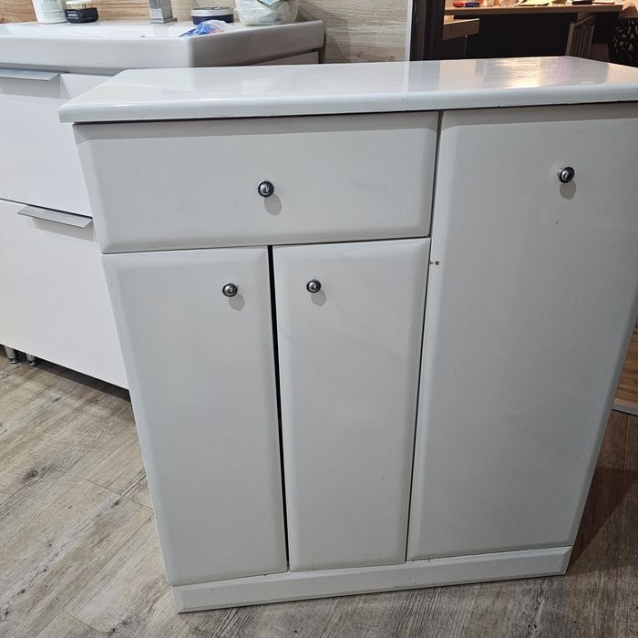 Szafka stojąca łazienkowa