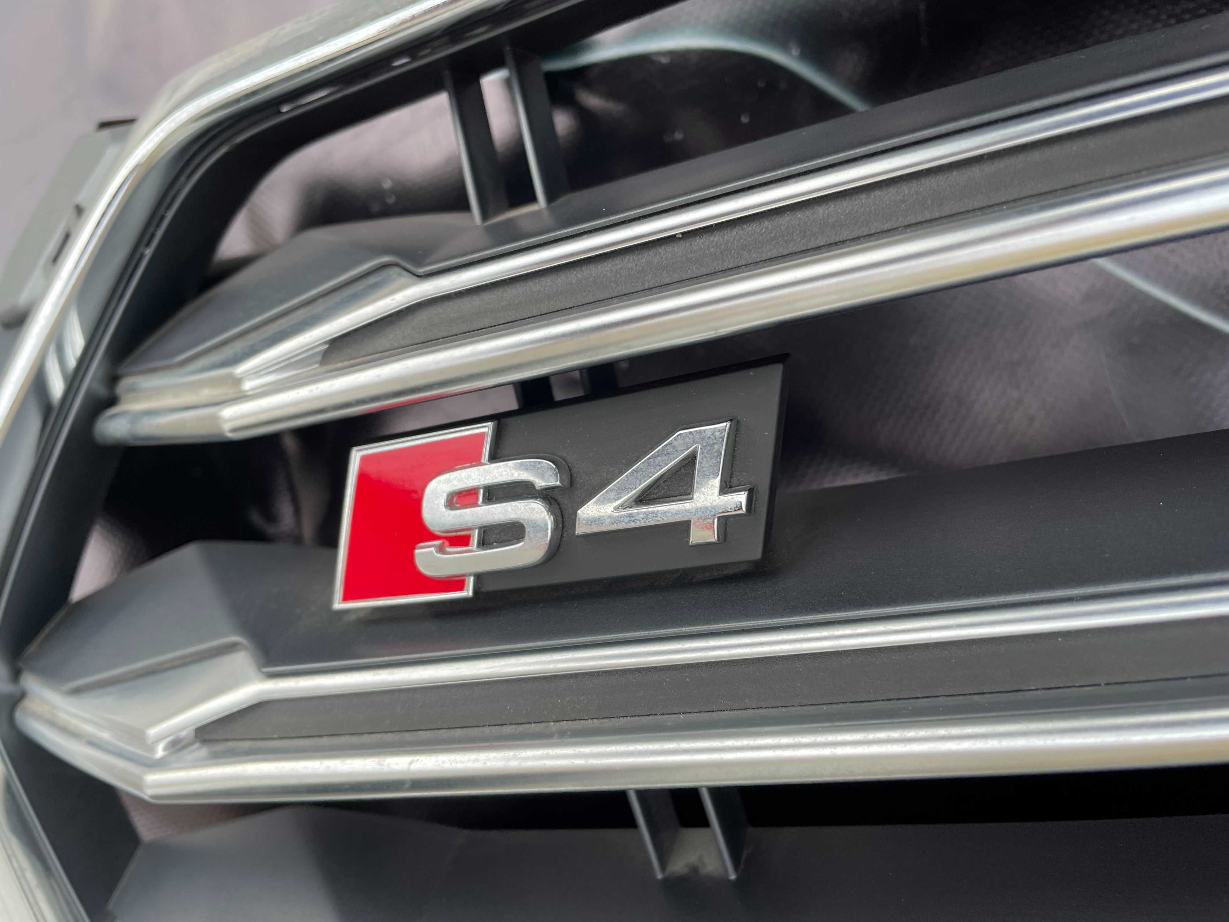 Решітка радіатора AUDI A4 B9 S4 8W 8w0853651h в наявності 2016-