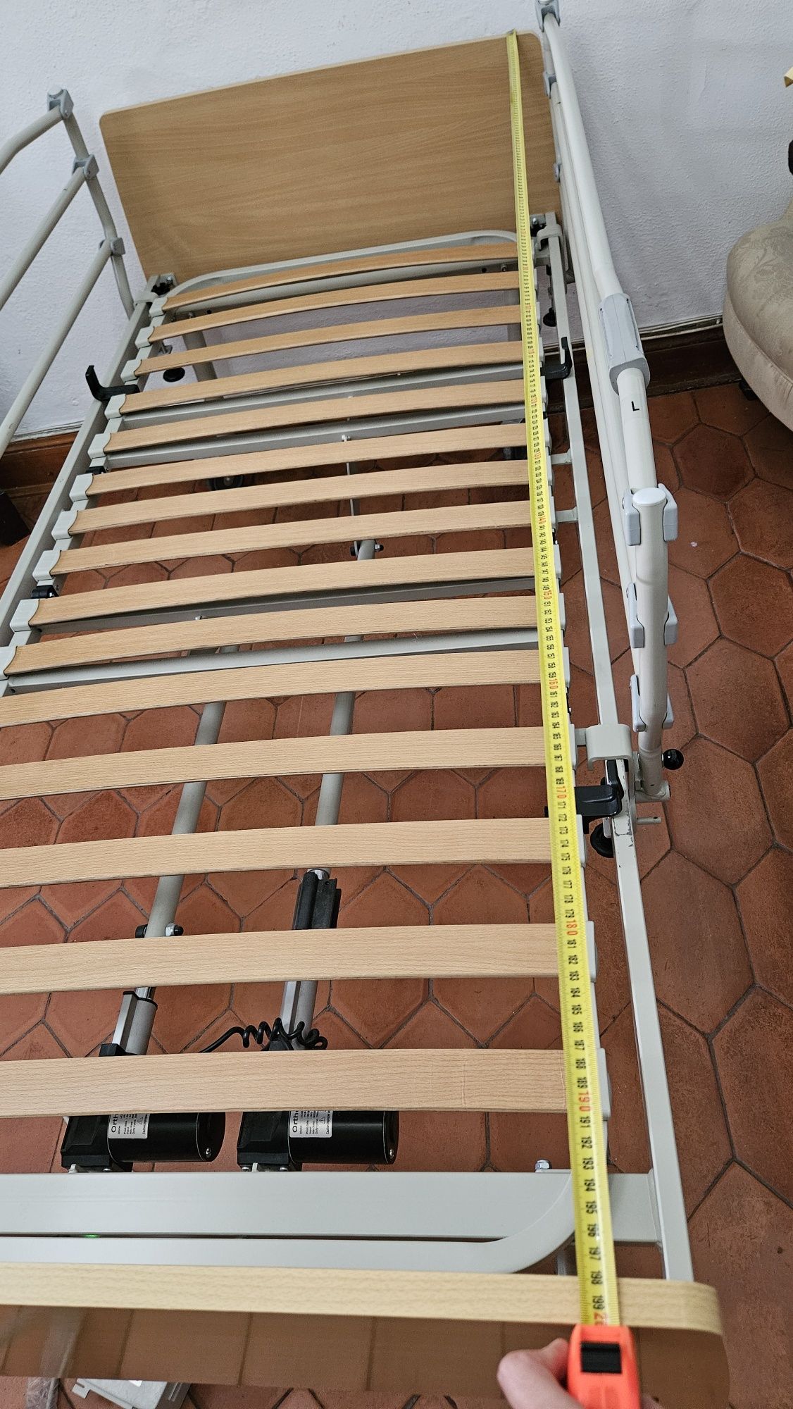 Cama eléctrica articulada