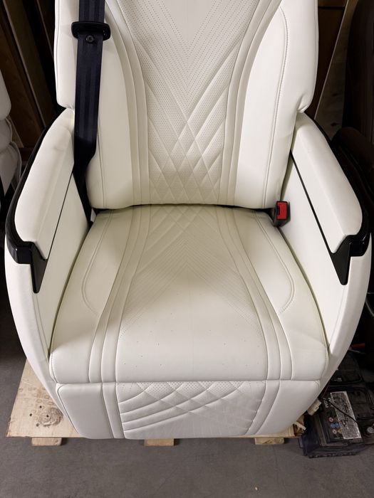 Диван реклайнер і сидіння реклайнери на Sprinter, Crafter сидіння бус