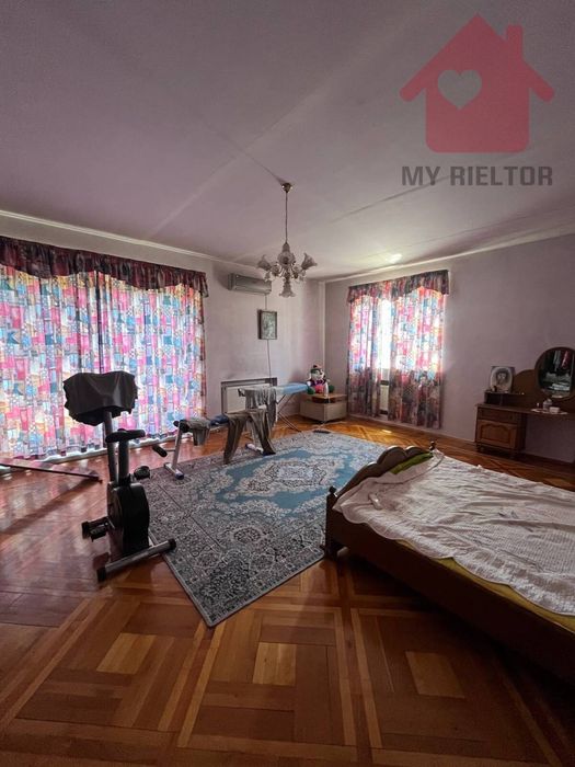 Продаж будинку в Сторожниці