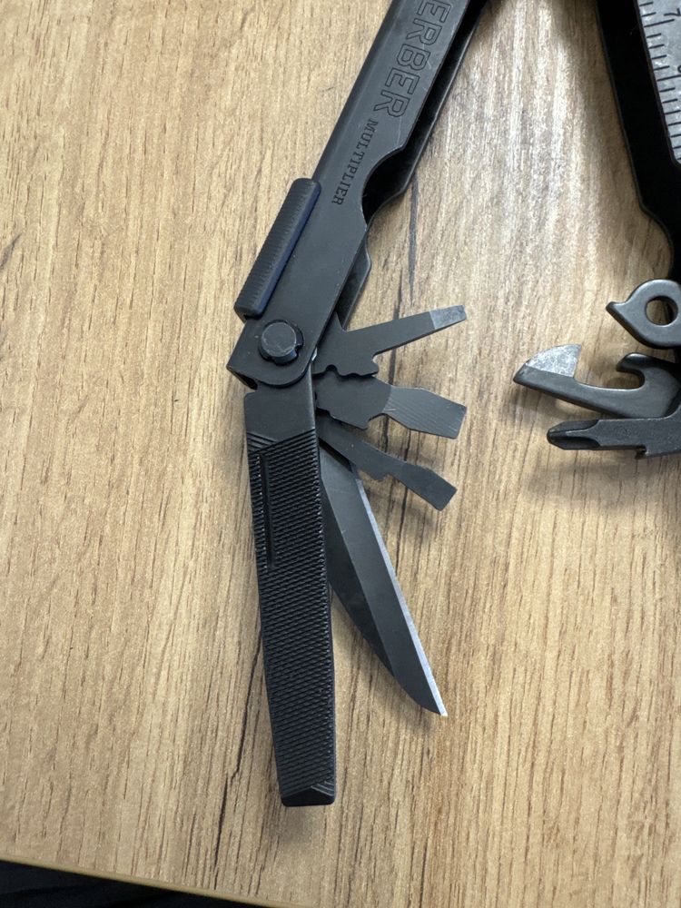 Multitool +noz hakowy GERBER