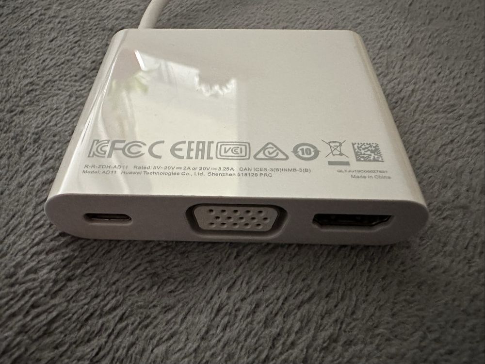 Adapter USB-C/hdmi/VGA