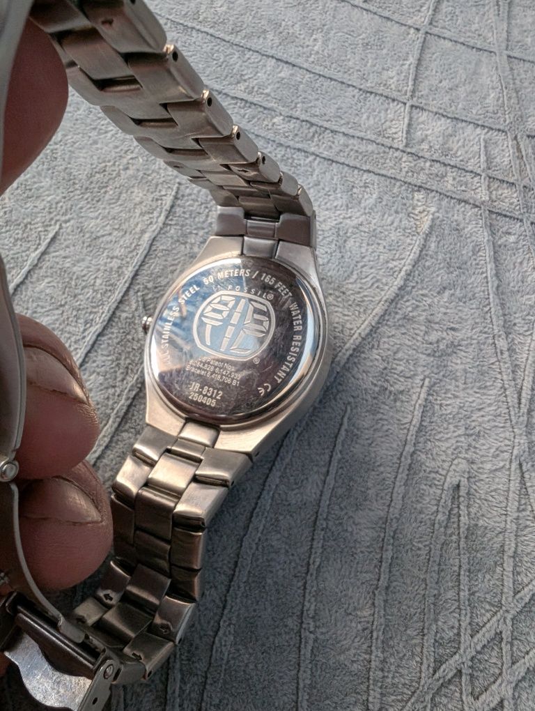 Часы Fossil Big Tic с анимацией