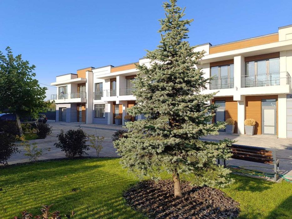 Продаж 2 поверхового таунхауса з ділянкою, 127м2, 4 кімнати.