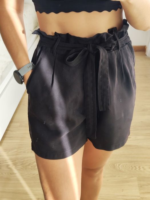 Calções elásticos com laço