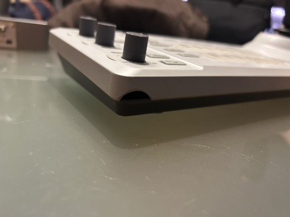 Câmera PTZ Sony EVI HD1 com Remote Sony RM-BR300