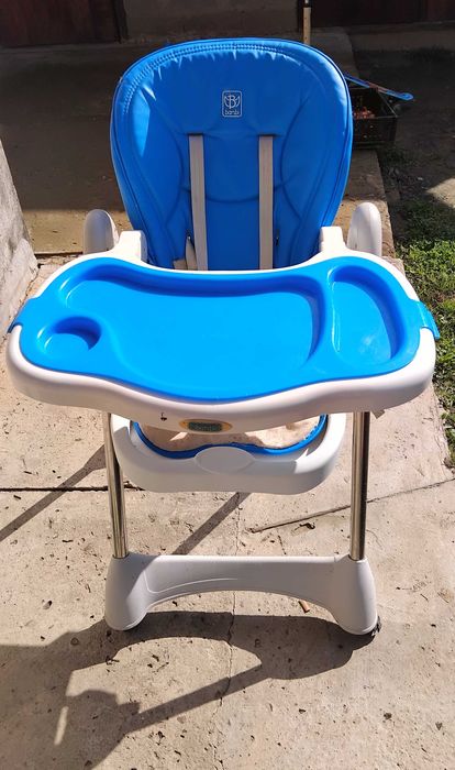 Стільчик для годування.