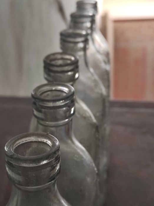 Бутилка стікляна з міркою 200 мл з часів СССР знайдено на горищі