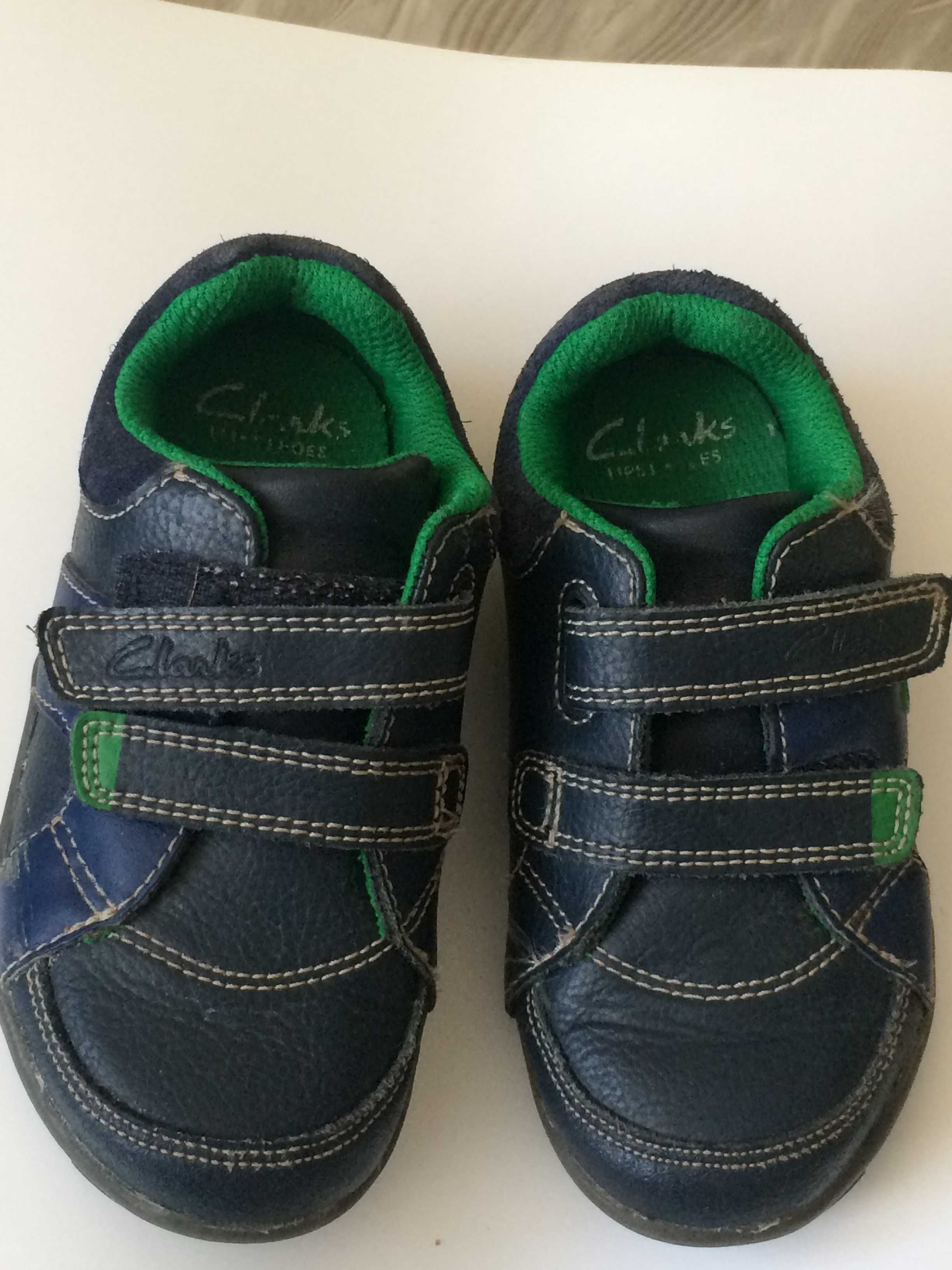 Кожаные кроссовки на липучках Clarks , 15см по стельке