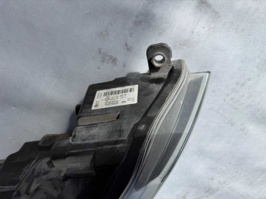 Фара Volkswagen Caddy 11-15 Оптика Передняя  В наличии