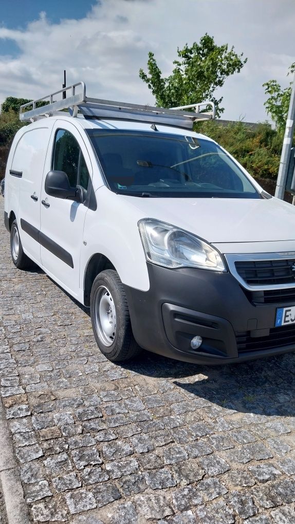 Peugeot Partener 1.6 HDI Longa (caixa de 6 velocidades)
