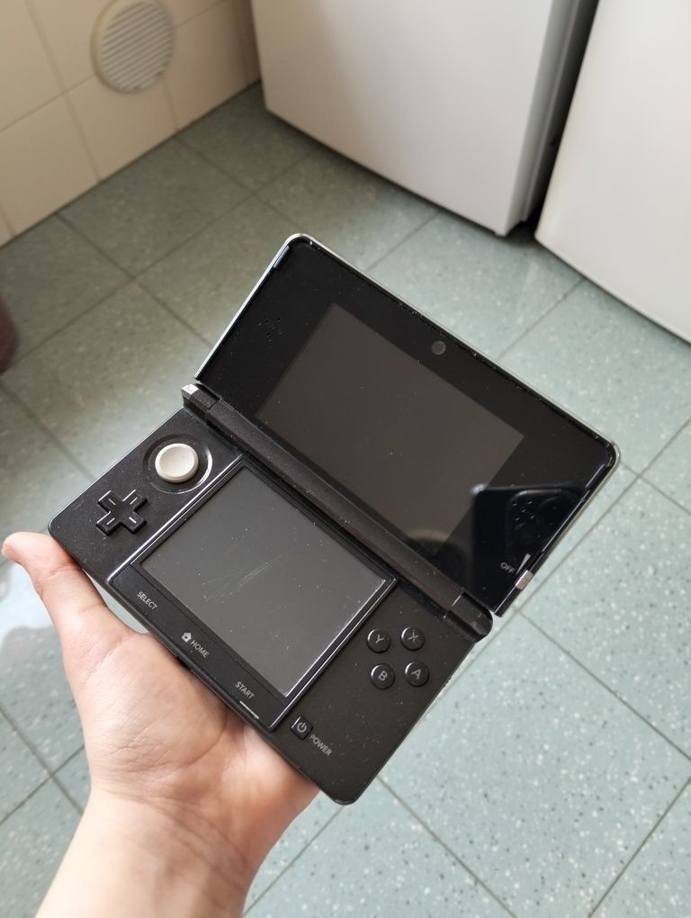 Restauro e faço limpezas de consolas e jogos