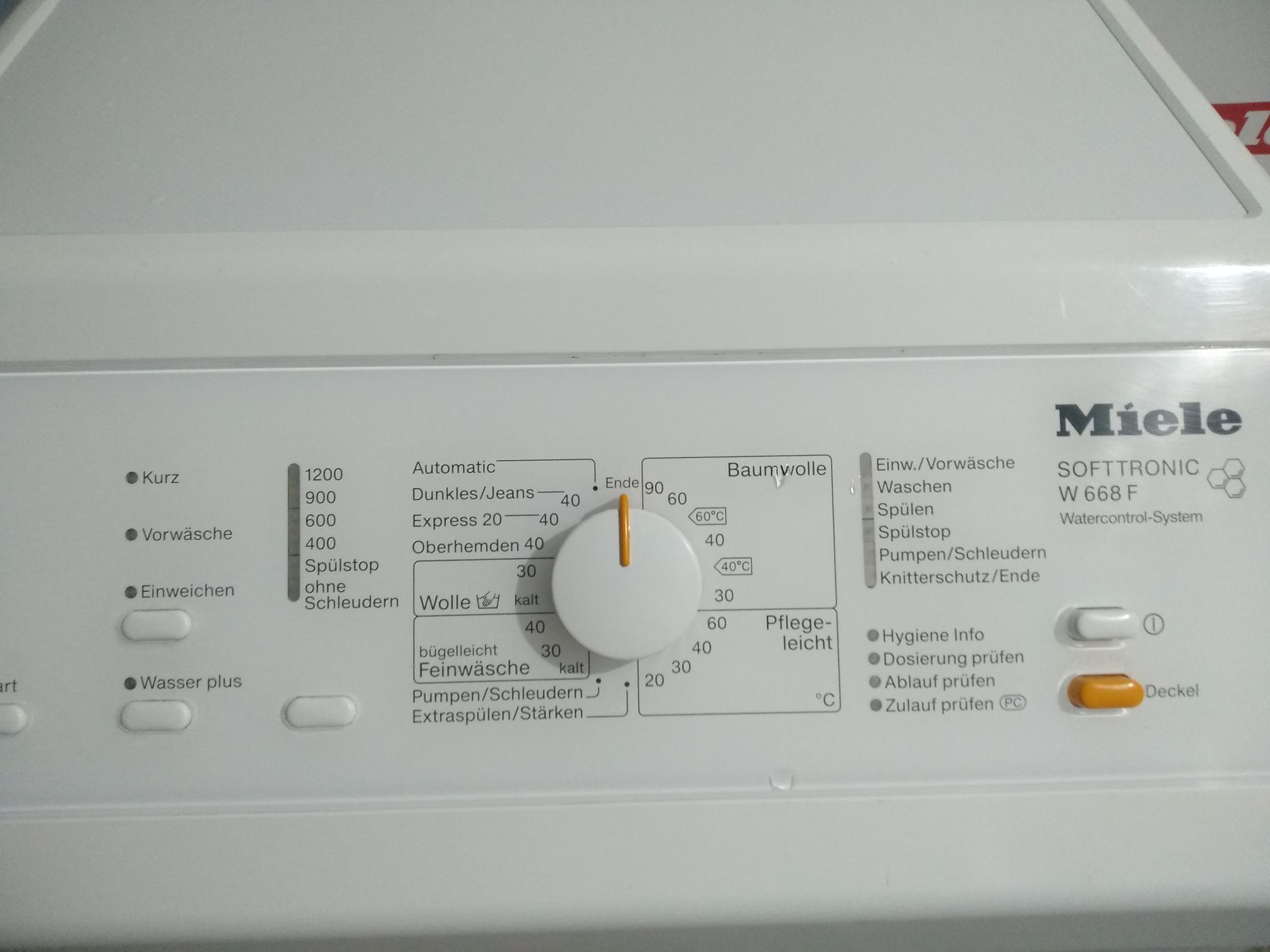Вузька пральна машина Miele Softronic W 668F