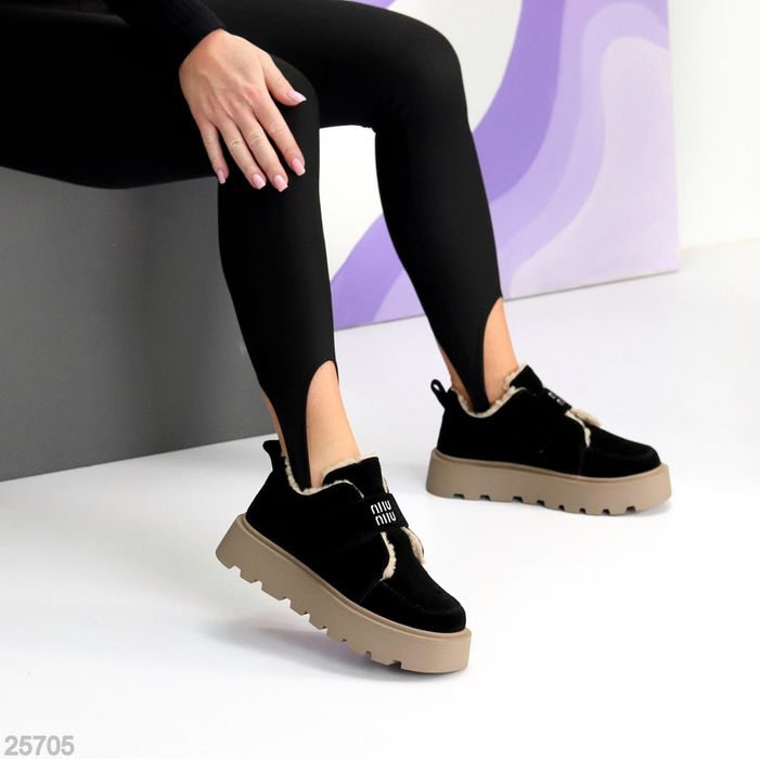 Жіночі шкіряні зимові черевики в кольорах