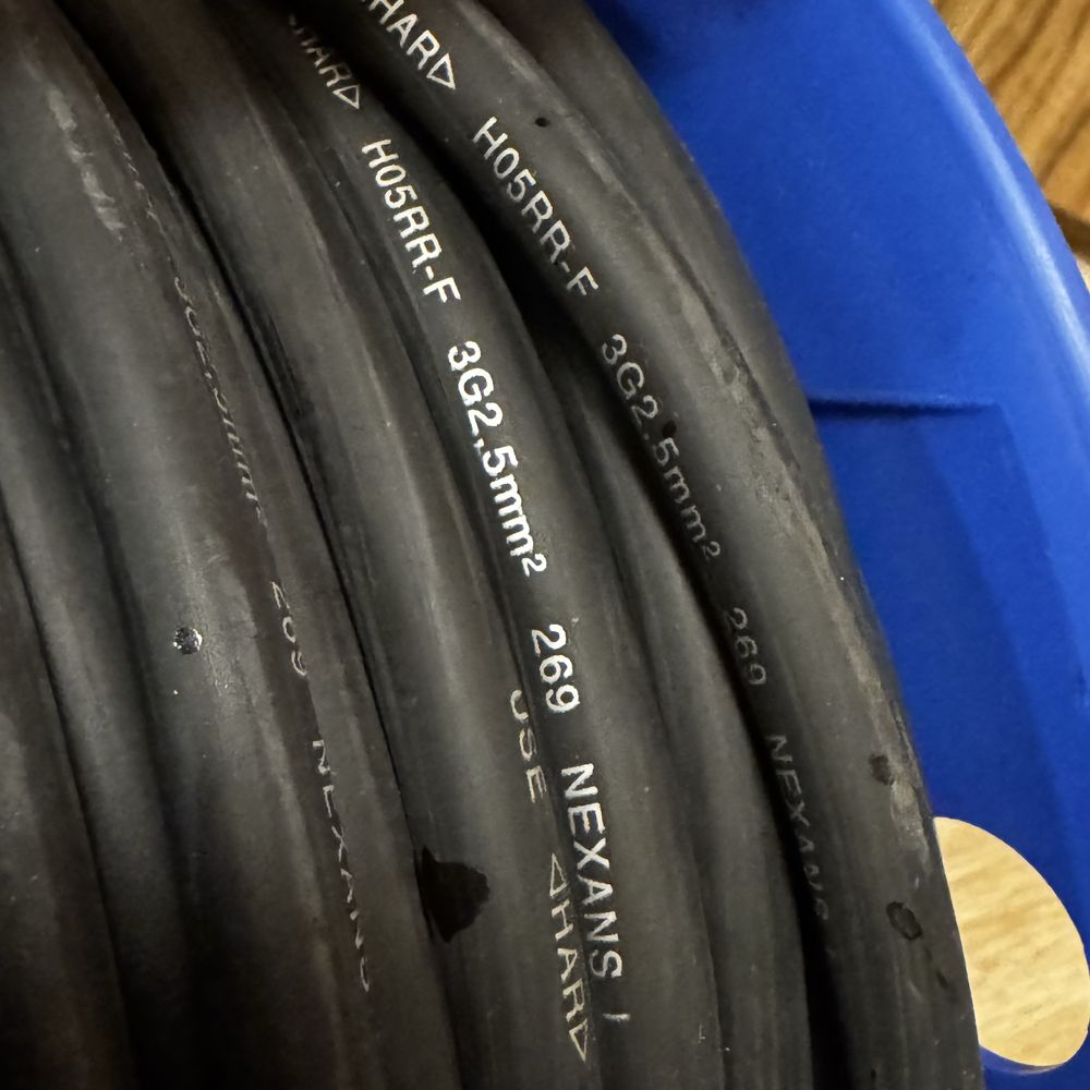 Brennenstuhl Garant przedłużacz bębnowy IP44, 3x2,5 mm2, 40m