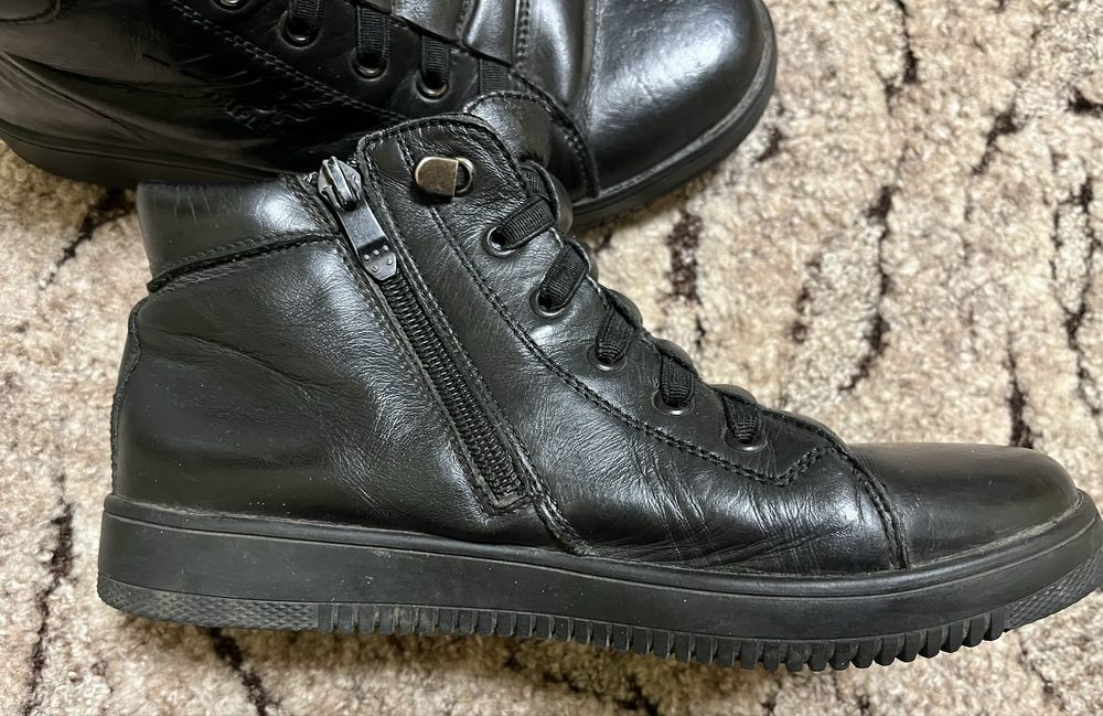 Дитячі осінні ботинки